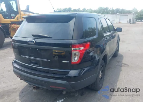 2015 Ford Police Interceptor z USA, uszkodzony, nr VIN 1FM5K8AR8FGC66681